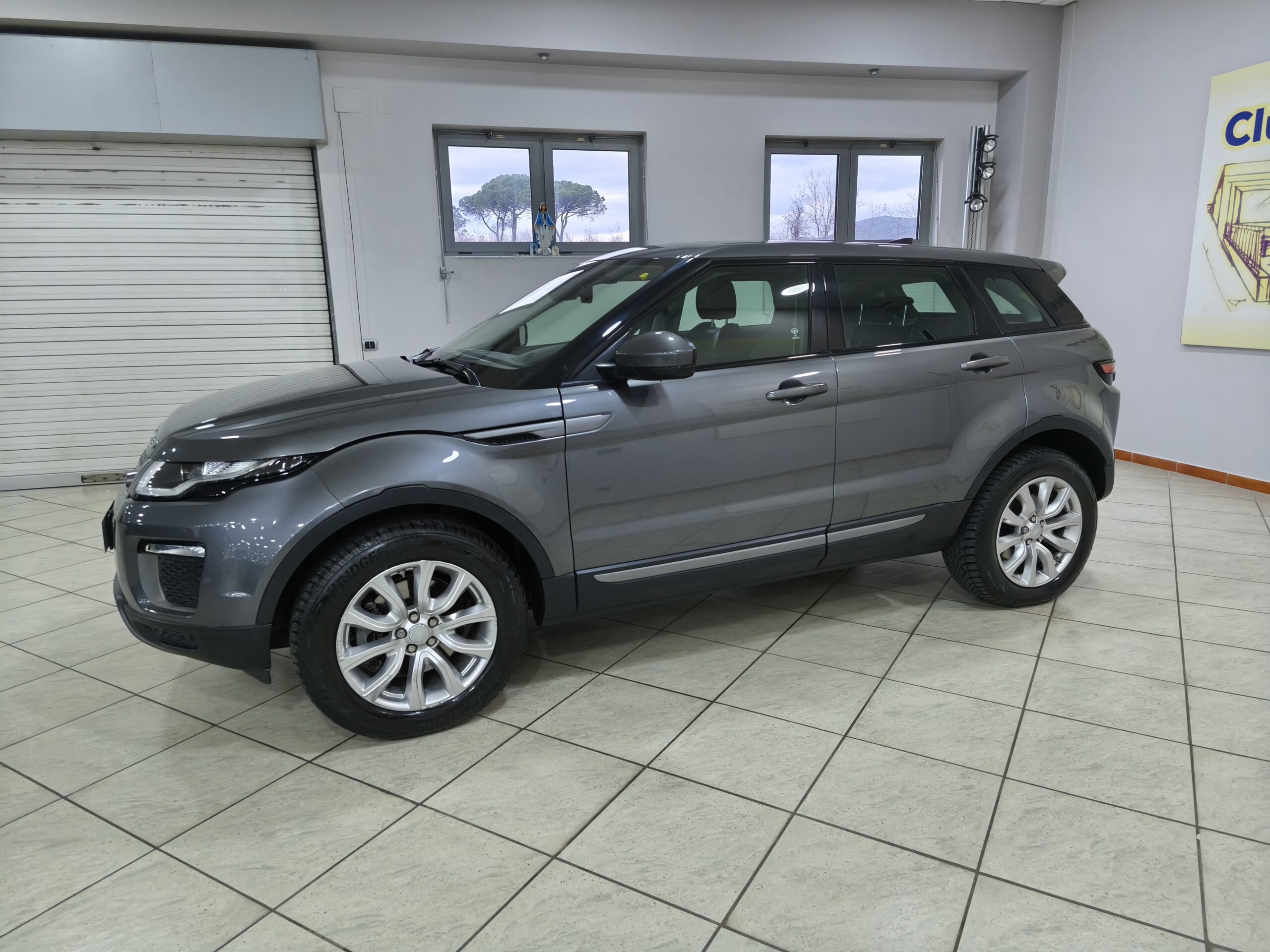 Land Rover Evoque 2.0 TD 150 cv SE 4WD Auto - immagine 4