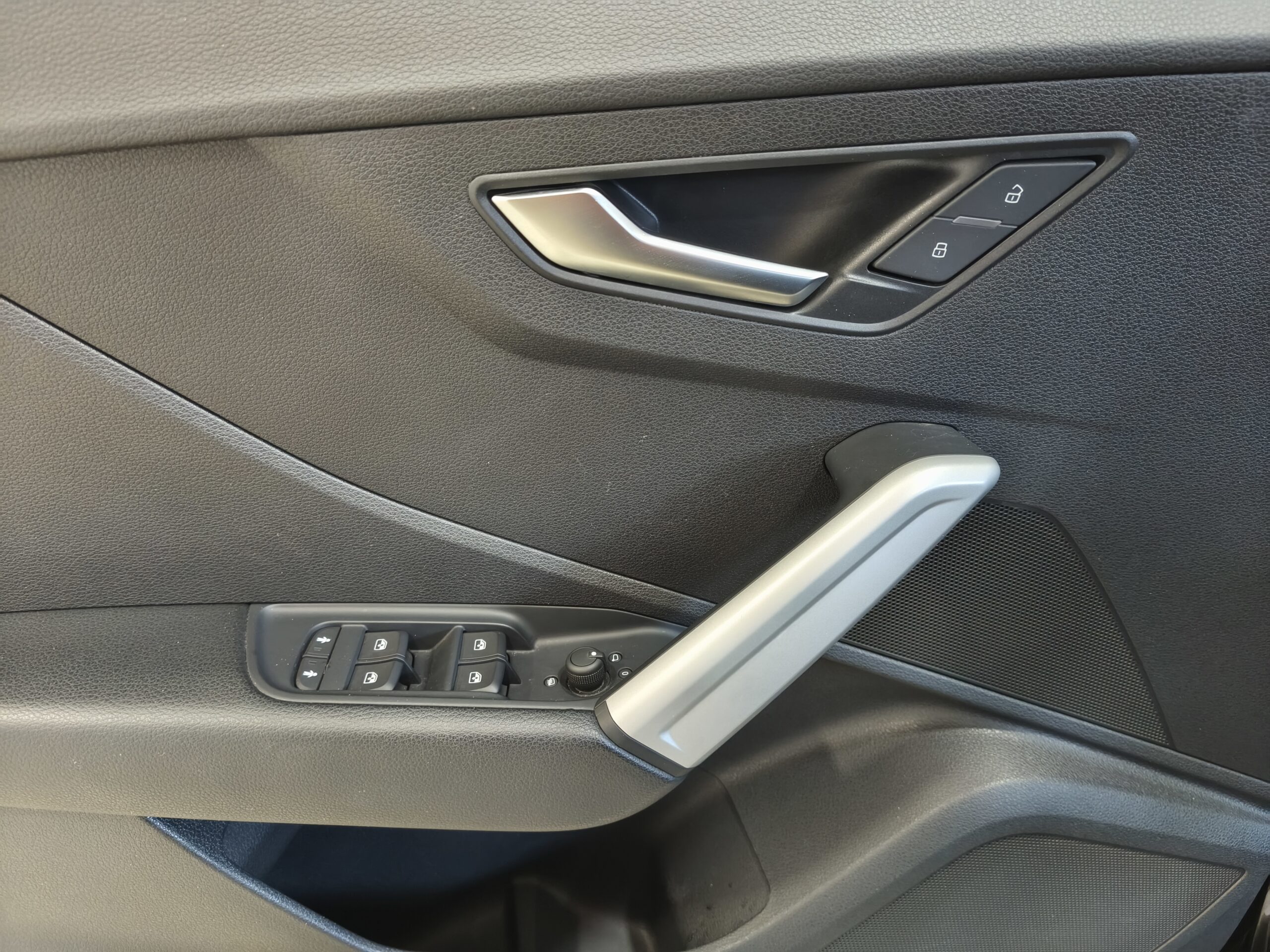 Audi Q2 30 TDI STronic Admired - immagine 9