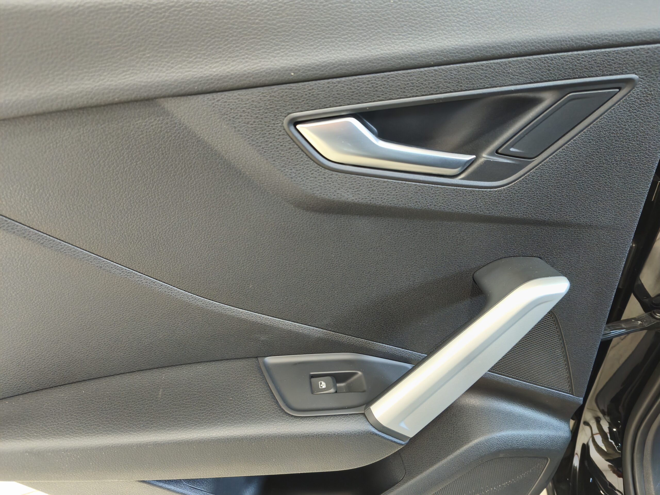 Audi Q2 30 TDI STronic Admired - immagine 12