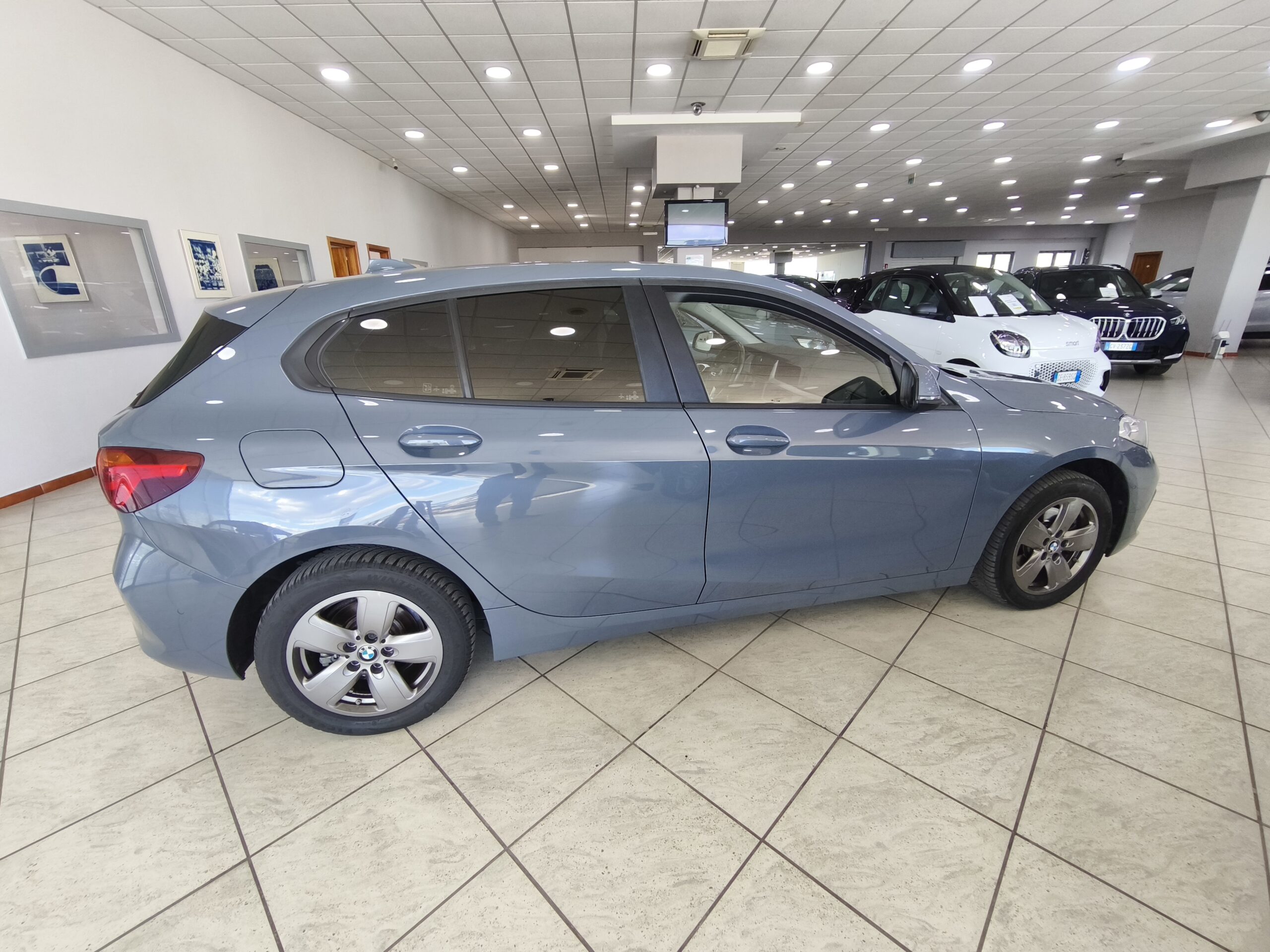 BMW Serie 1 116d Business Advantage - immagine 8