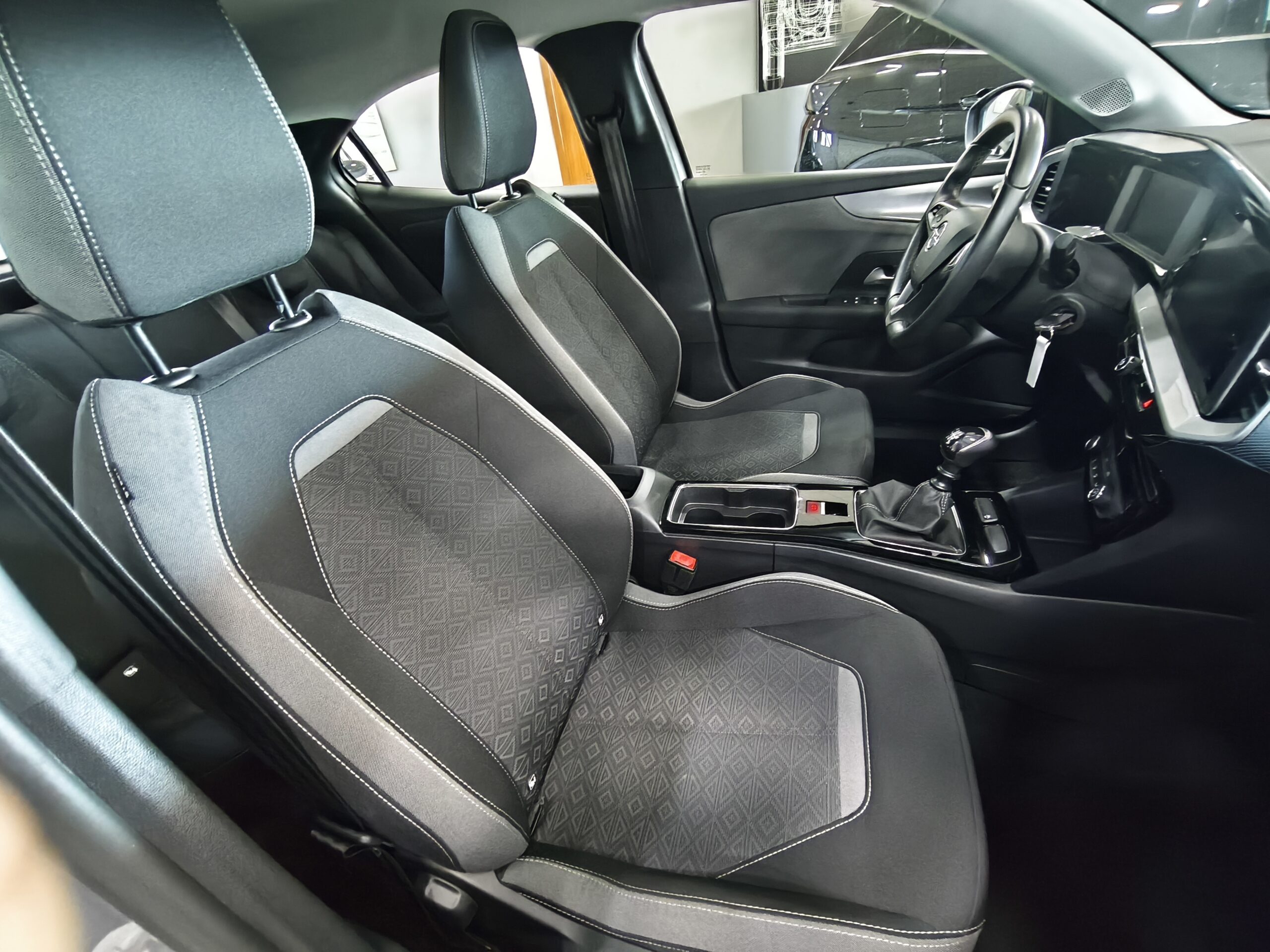 Opel Mokka 1.2 Turbo 100 cv Edition MT6 - immagine 15