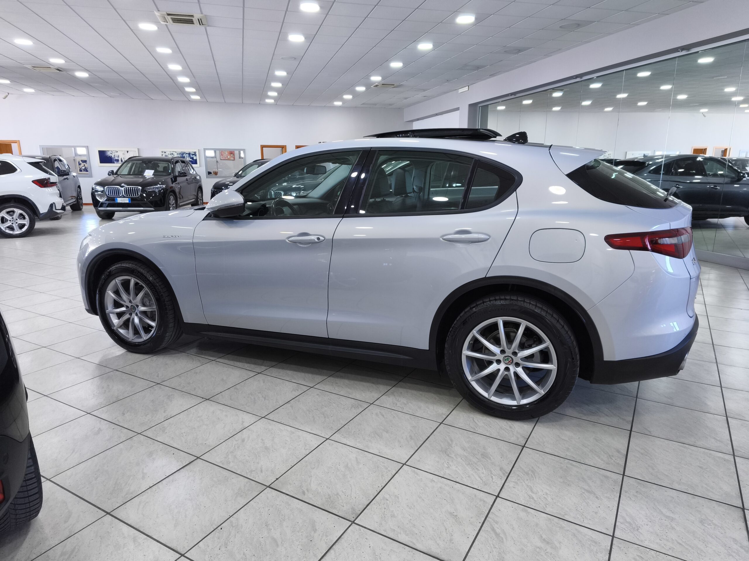 Alfa Romeo Stelvio 2.2 TD 190cv Super Executive Q4 AT8 - immagine 5