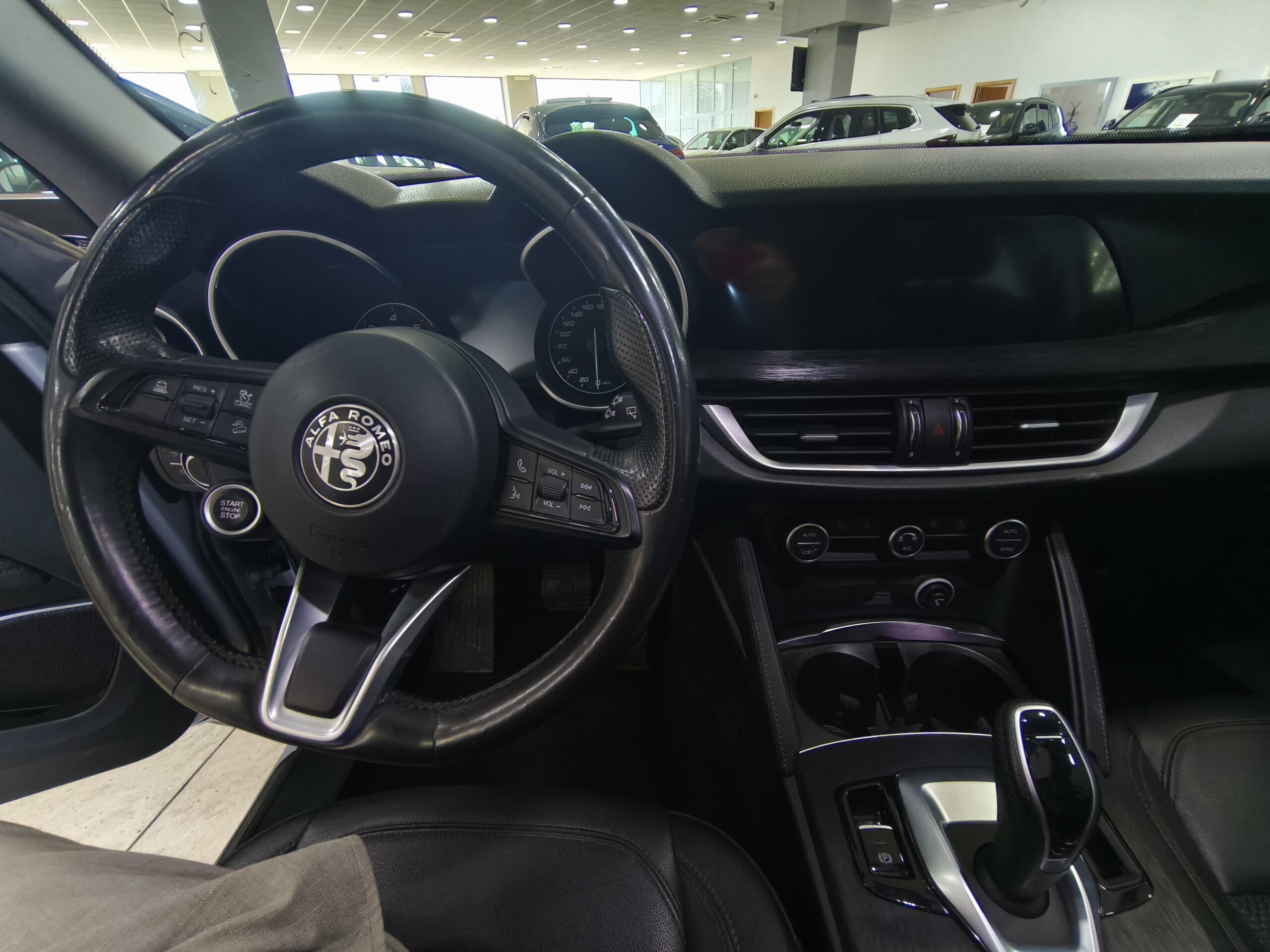 Alfa Romeo Stelvio 2.2 TD 190cv Super Executive Q4 AT8 - immagine 9