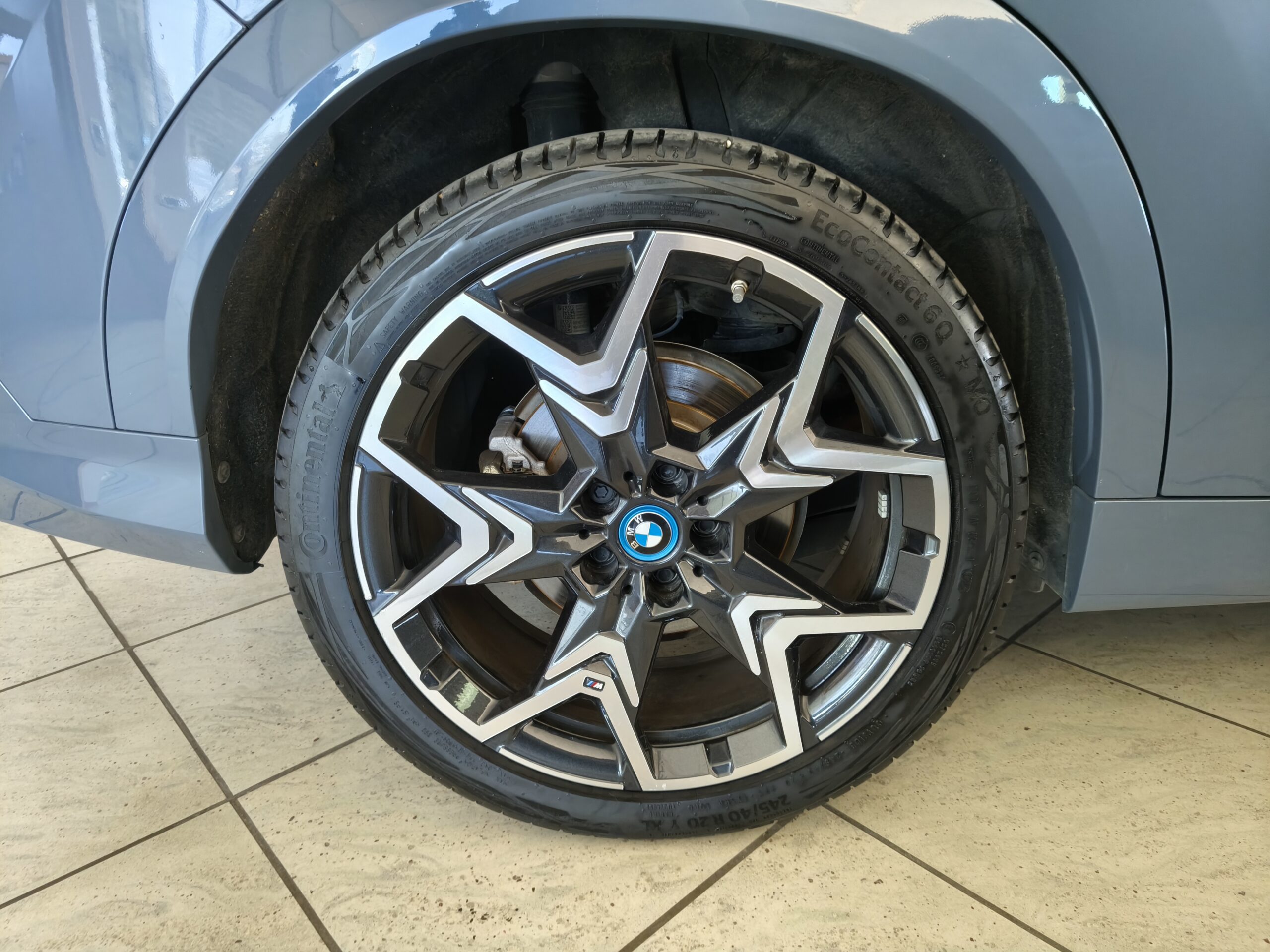 BMW iX2 Edrive 20 Msport Electric - immagine 10