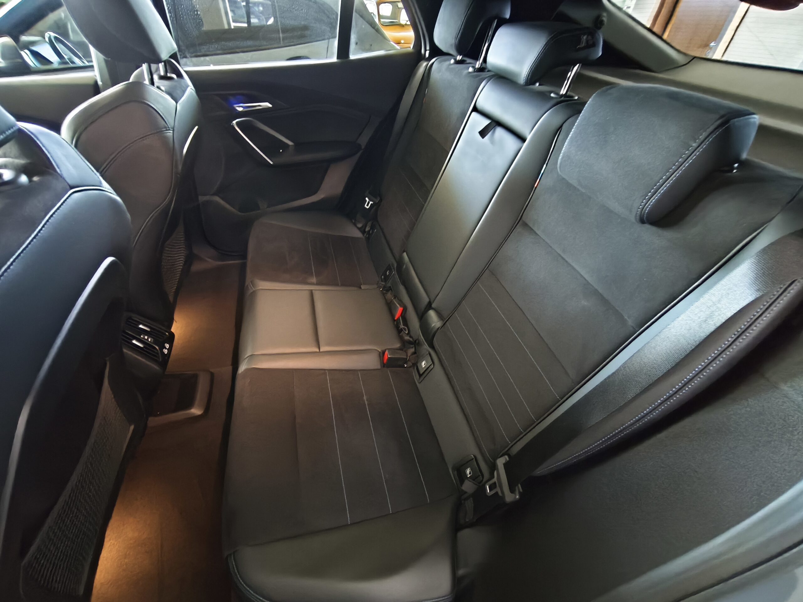 BMW iX2 Edrive 20 Msport Electric - immagine 11
