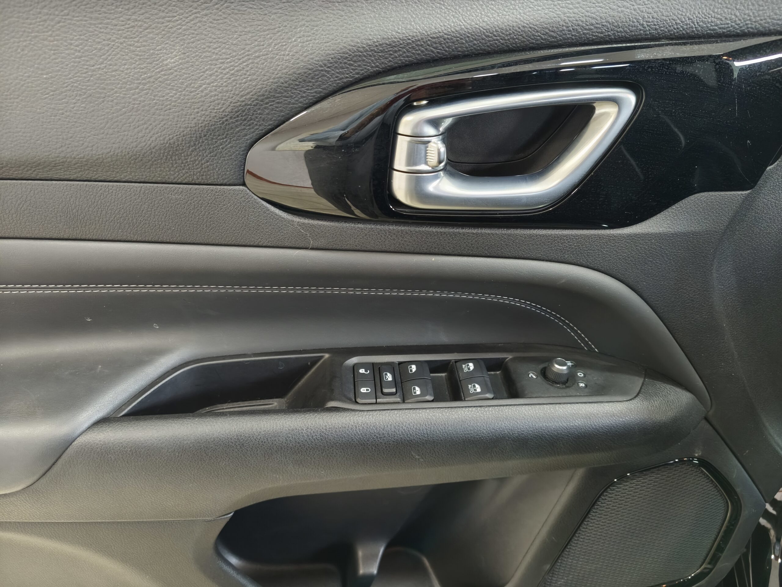 Jeep Compass 1.3 T4 PHEV 190 cv 80^Anniversary 4xe - immagine 10