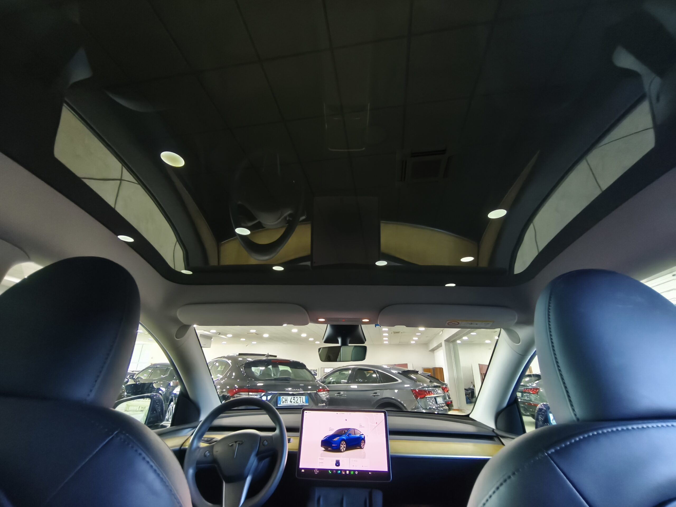 Tesla Model Y 75 Kw Dual Motor Long Range 4WD - immagine 17