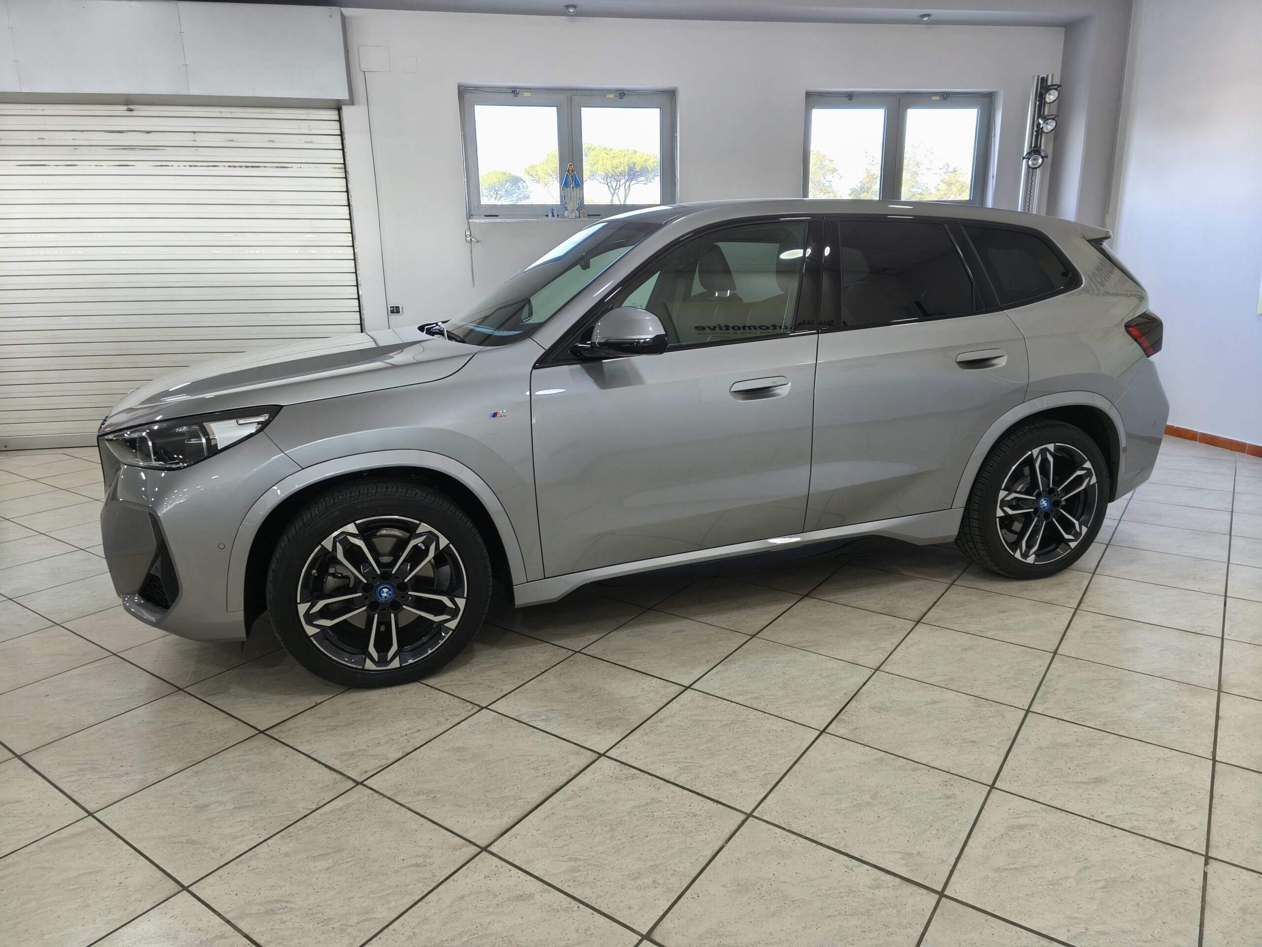 BMW iX1 xDrive 30 Msport Electric - immagine 3
