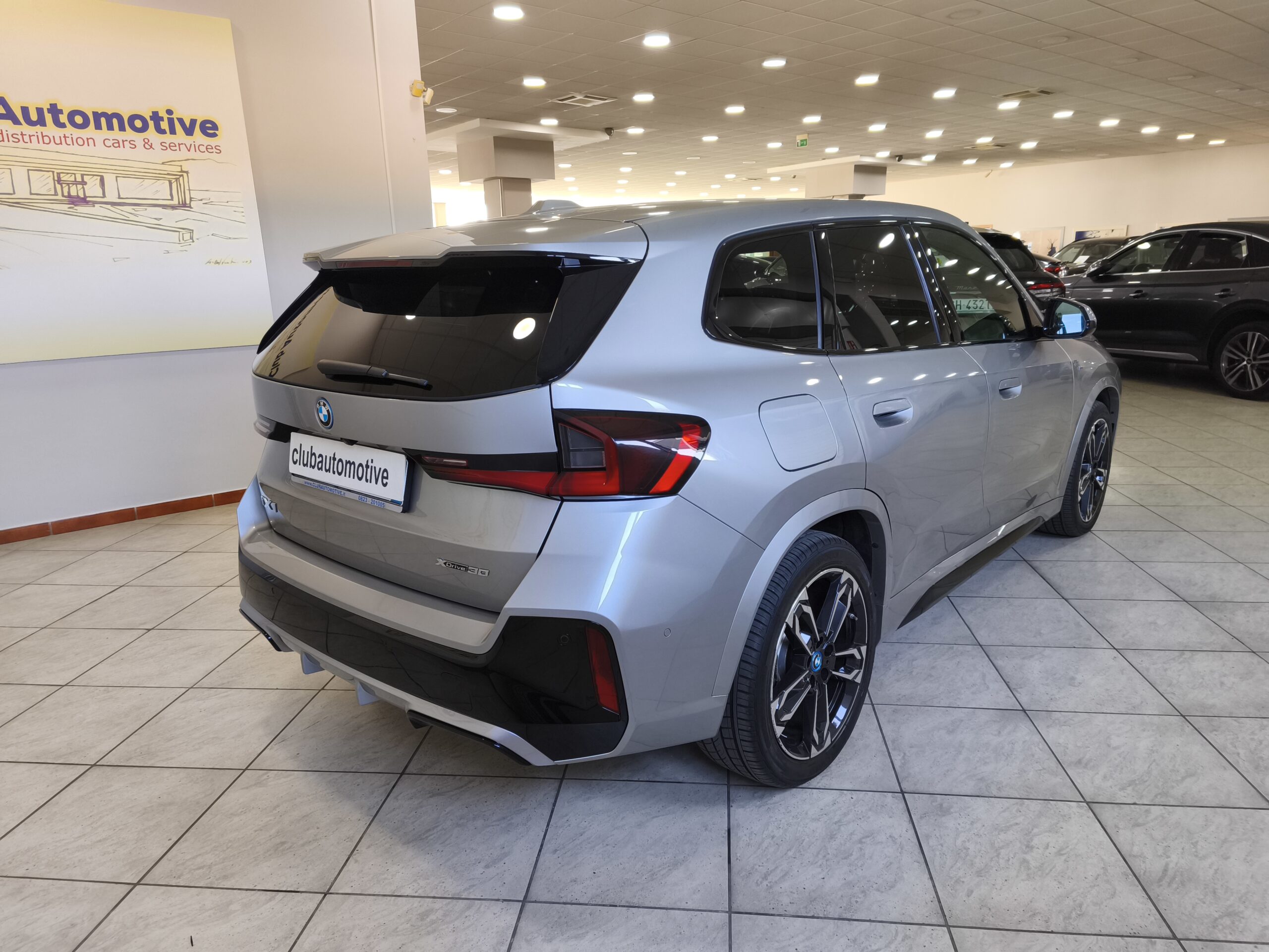 BMW iX1 xDrive 30 Msport Electric - immagine 5